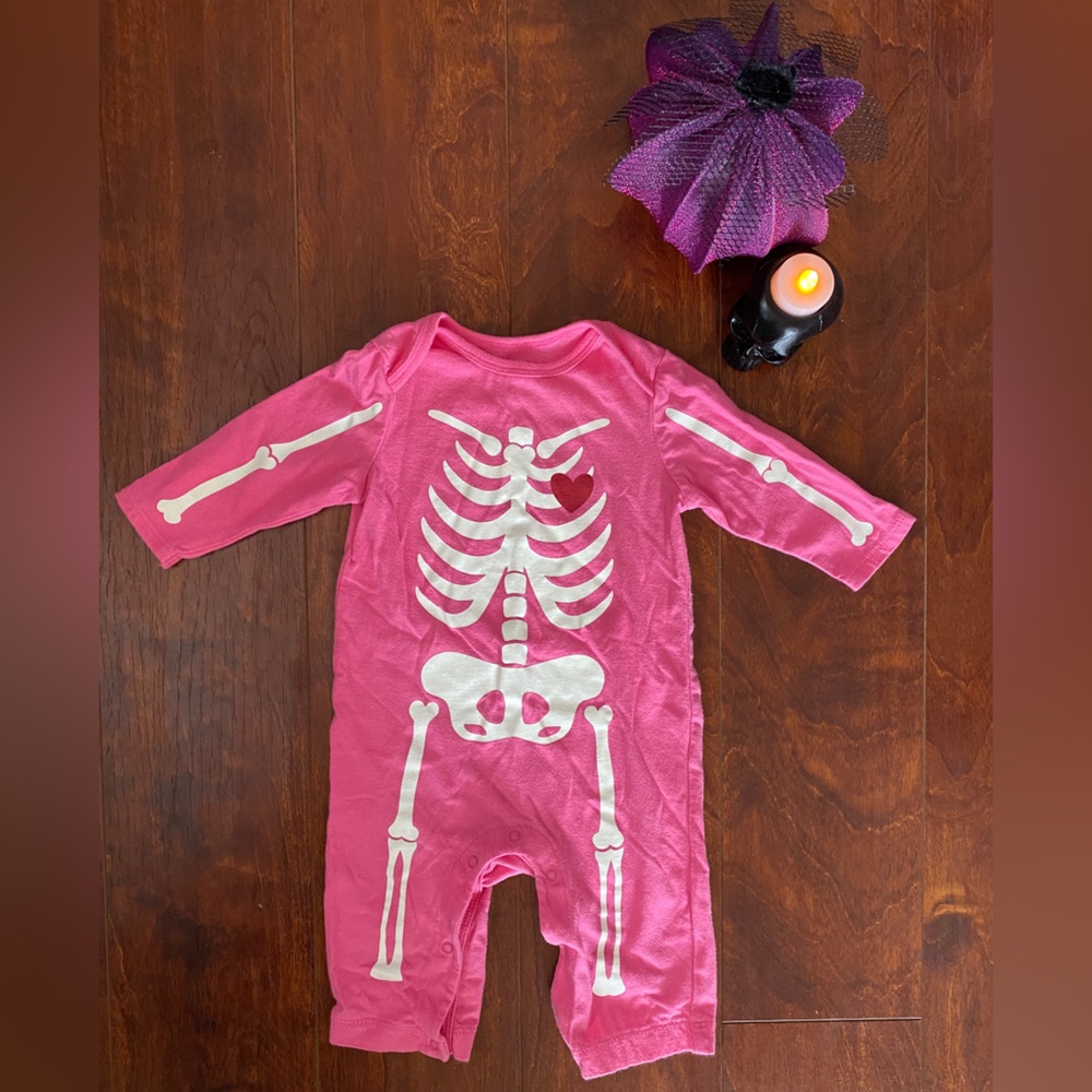 Old Navy—Glow in the Dark, Pink, Skeleton, Halloween Onesie w/❤️ Sz 3-6m
